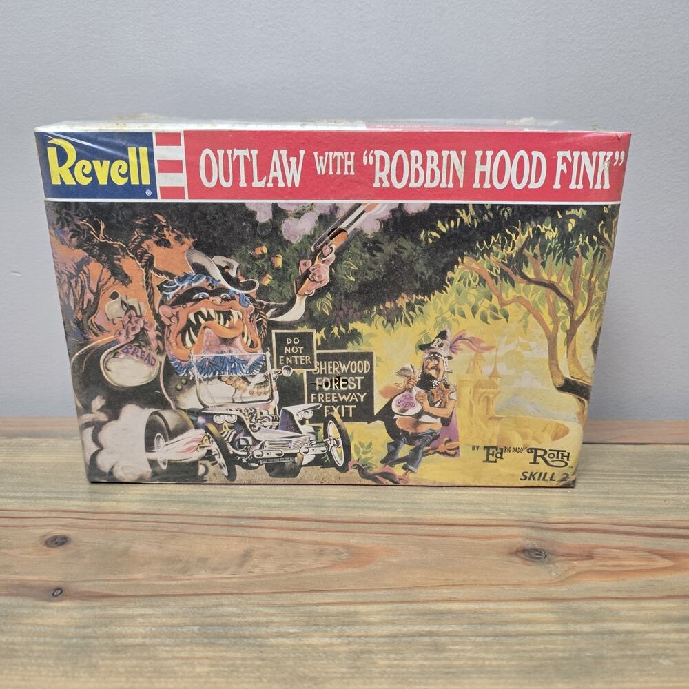 Revell Model Outlaw with Robbin Hood Fink NEW
